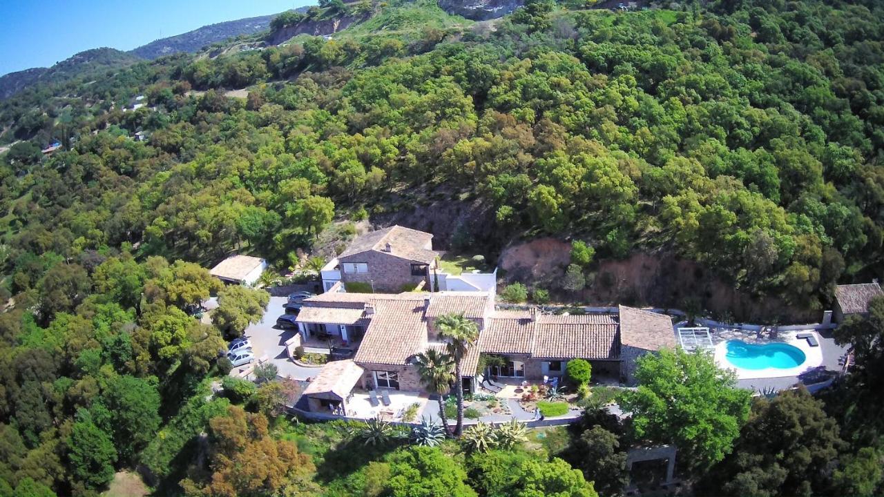 Les Aurochs Bed & Breakfast กรีโมด์ ภายนอก รูปภาพ