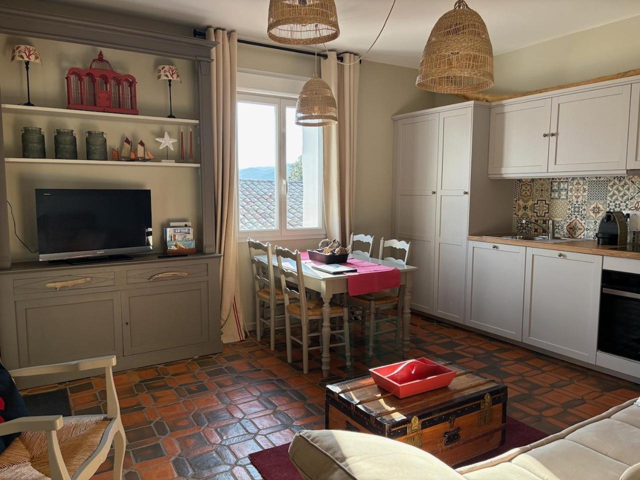 Les Aurochs Bed & Breakfast กรีโมด์ ภายนอก รูปภาพ