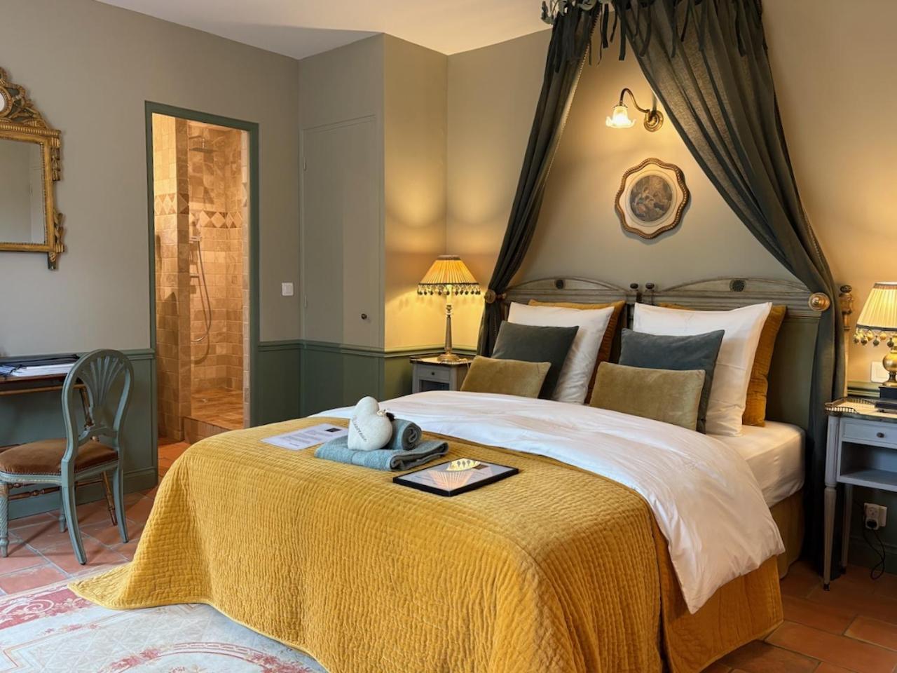 Les Aurochs Bed & Breakfast กรีโมด์ ภายนอก รูปภาพ
