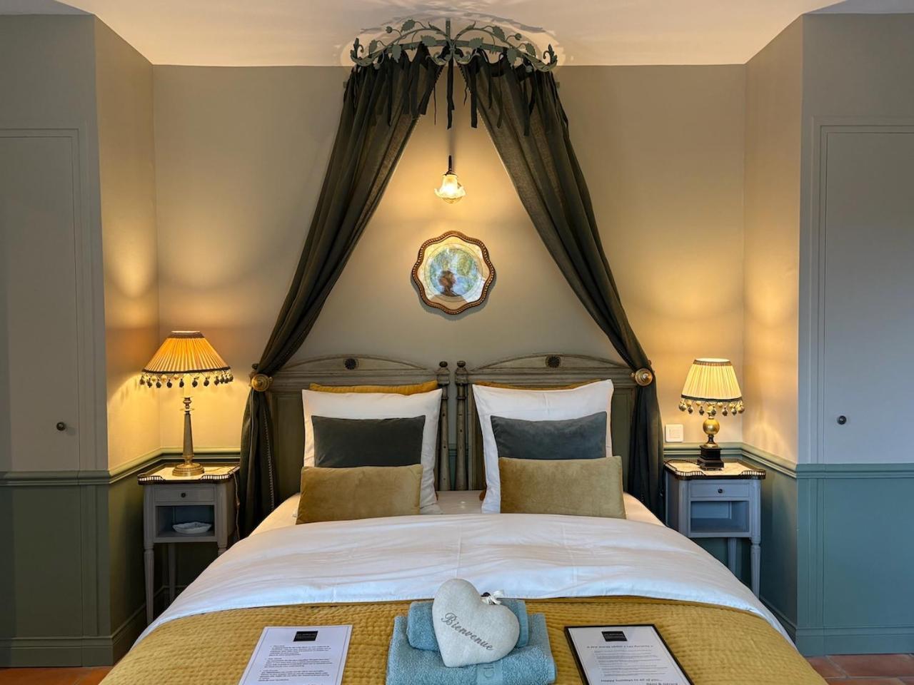 Les Aurochs Bed & Breakfast กรีโมด์ ภายนอก รูปภาพ